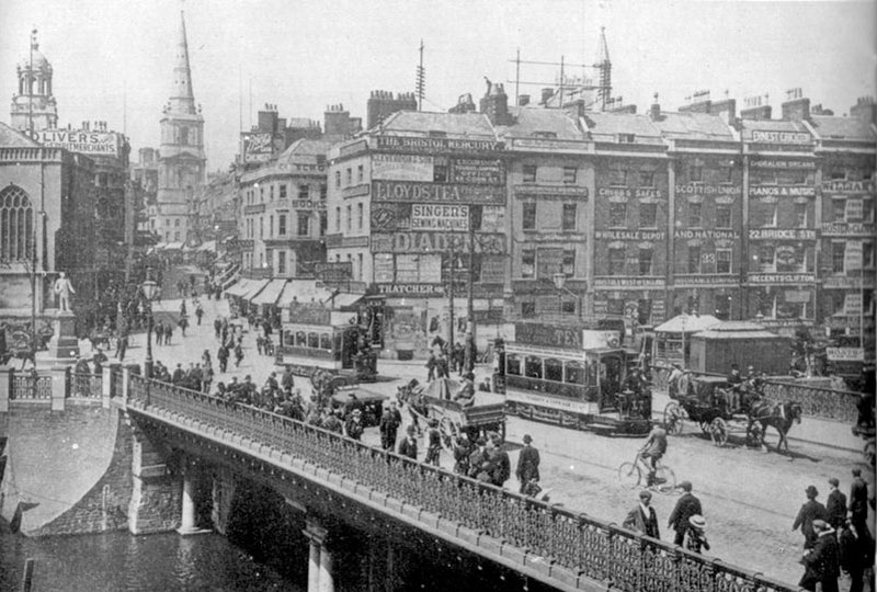 Bristol Bridge looking towards the High Street in 1901