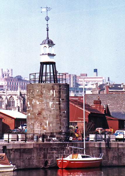 The old steam crane mount, Hannover Quay in 1989