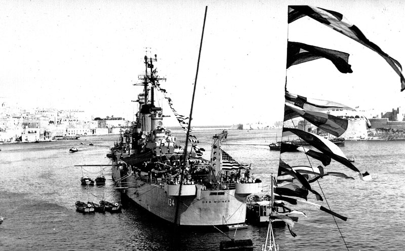 USS Des Moines in 1952