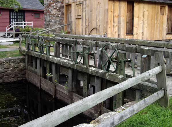 sluice gates