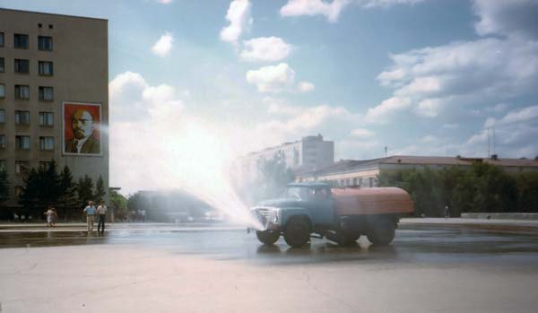 Tselinograd street cleaning