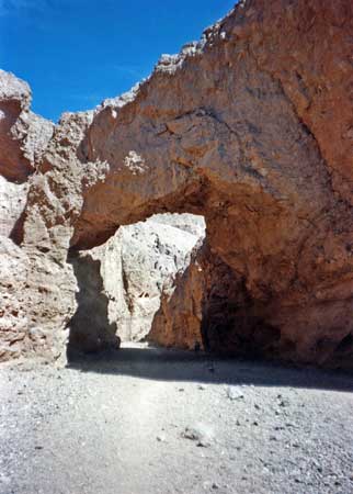 Death Valley - natural bridge