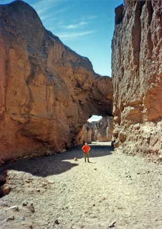 Death Valley - natural bridge